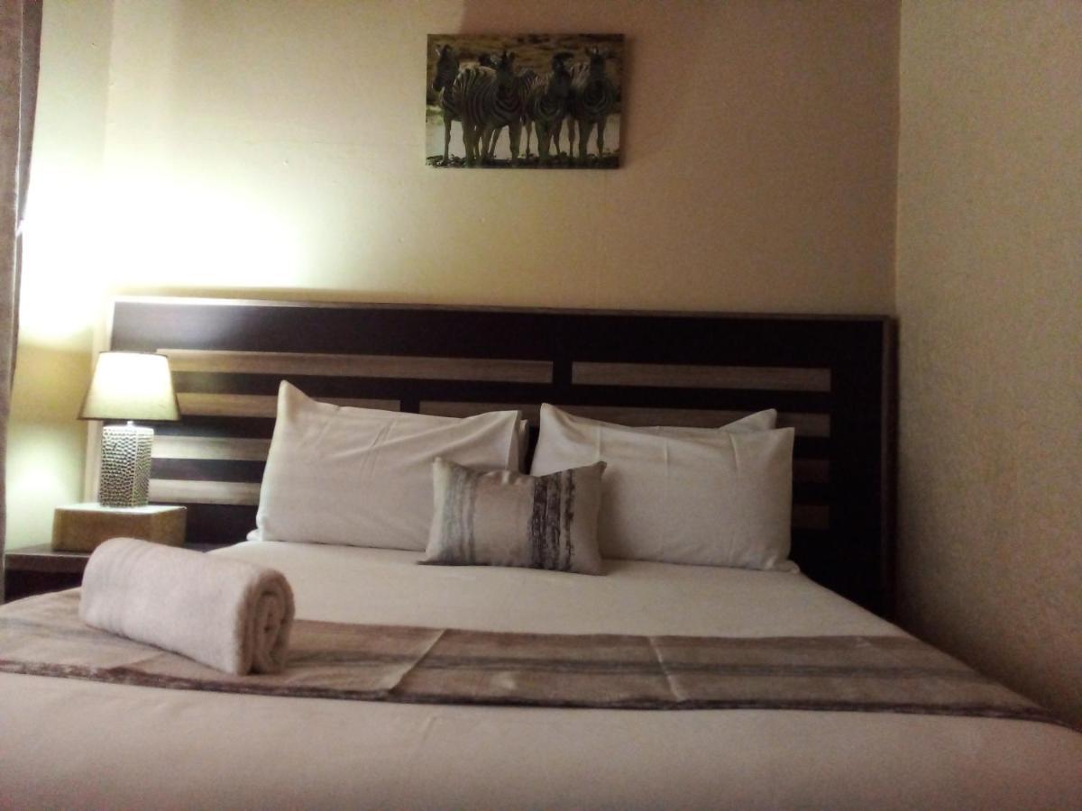 Acacia Guesthouse Kempton Park Exterior photo