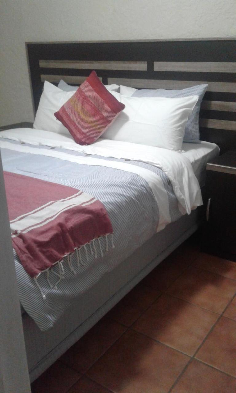 Acacia Guesthouse Kempton Park Exterior photo